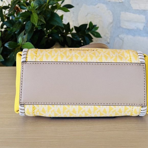 Michael Kors Travel Carine XS Crossbody Daffodil/ Top Zip Card Case Wallet Multi - Picture 5 of 12